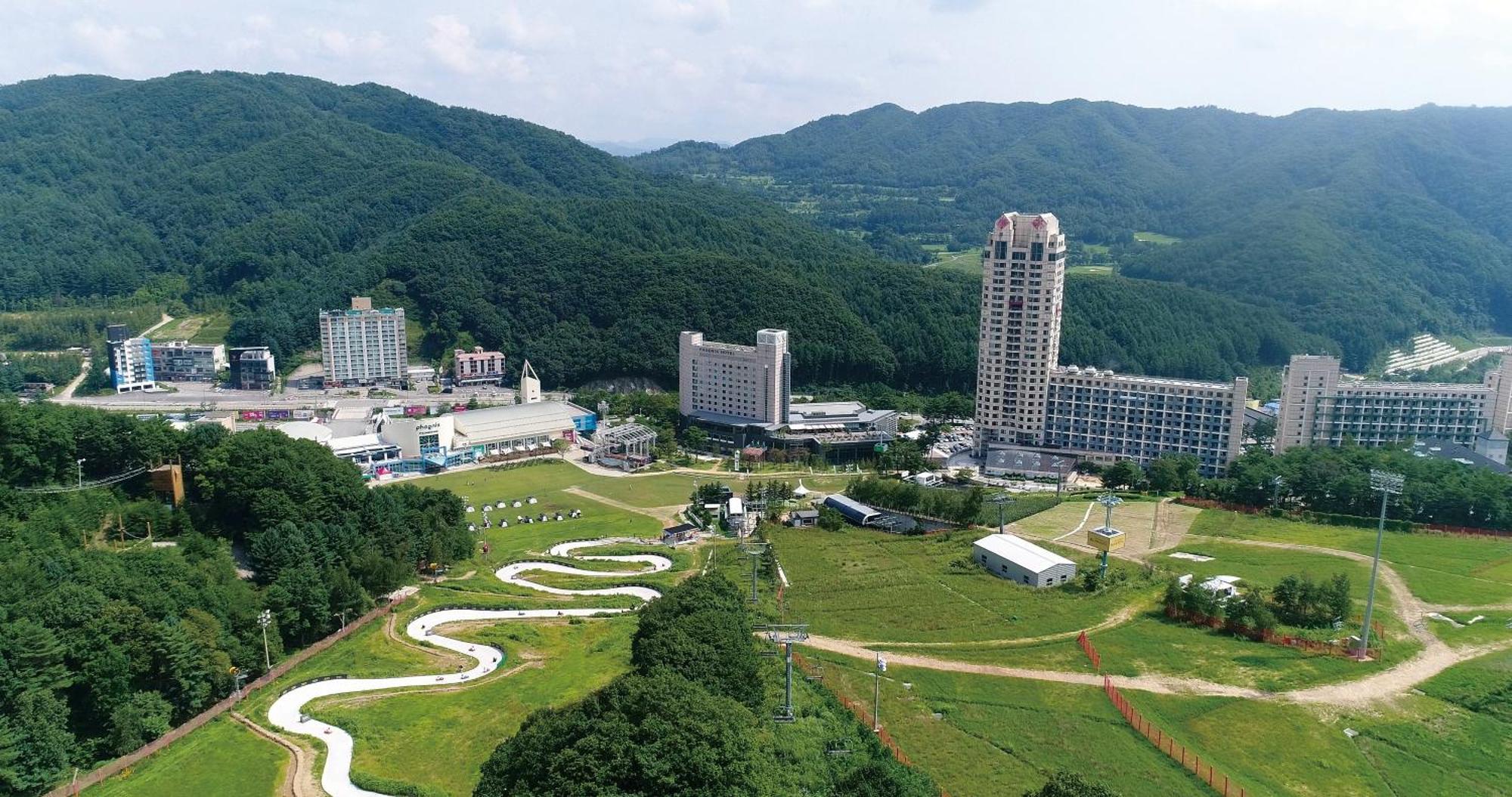 Phoenix Resort Pyeongchang Exterior photo