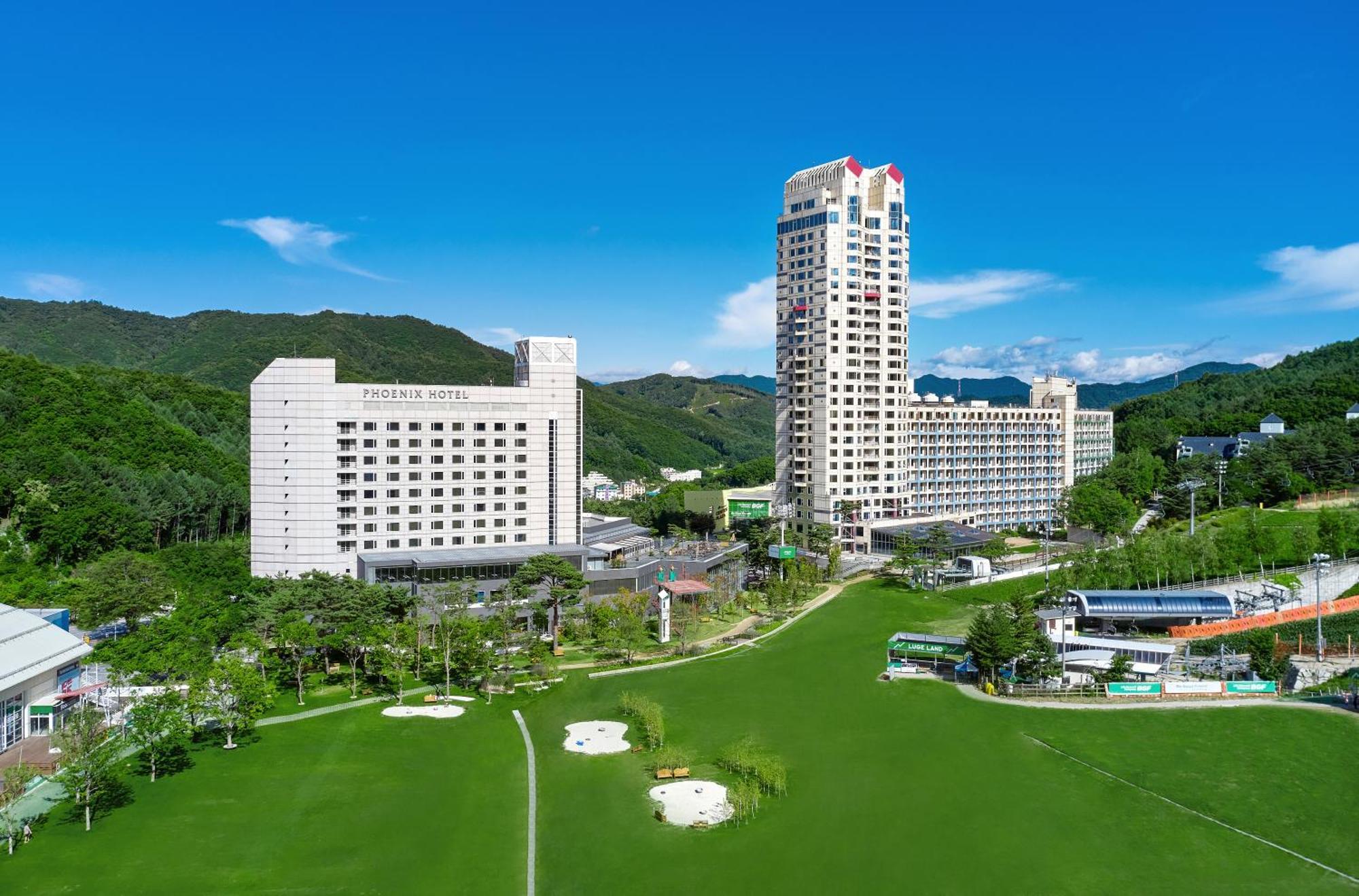 Phoenix Resort Pyeongchang Exterior photo